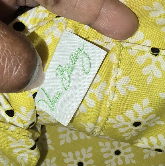Vera Bradley Large Dome Zipper Shoulder. EUC - Picture 6 of 16
